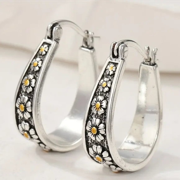 Vintage Style Boho Silver Floral Hoop Earrings- NEW! - Picture 3 of 3